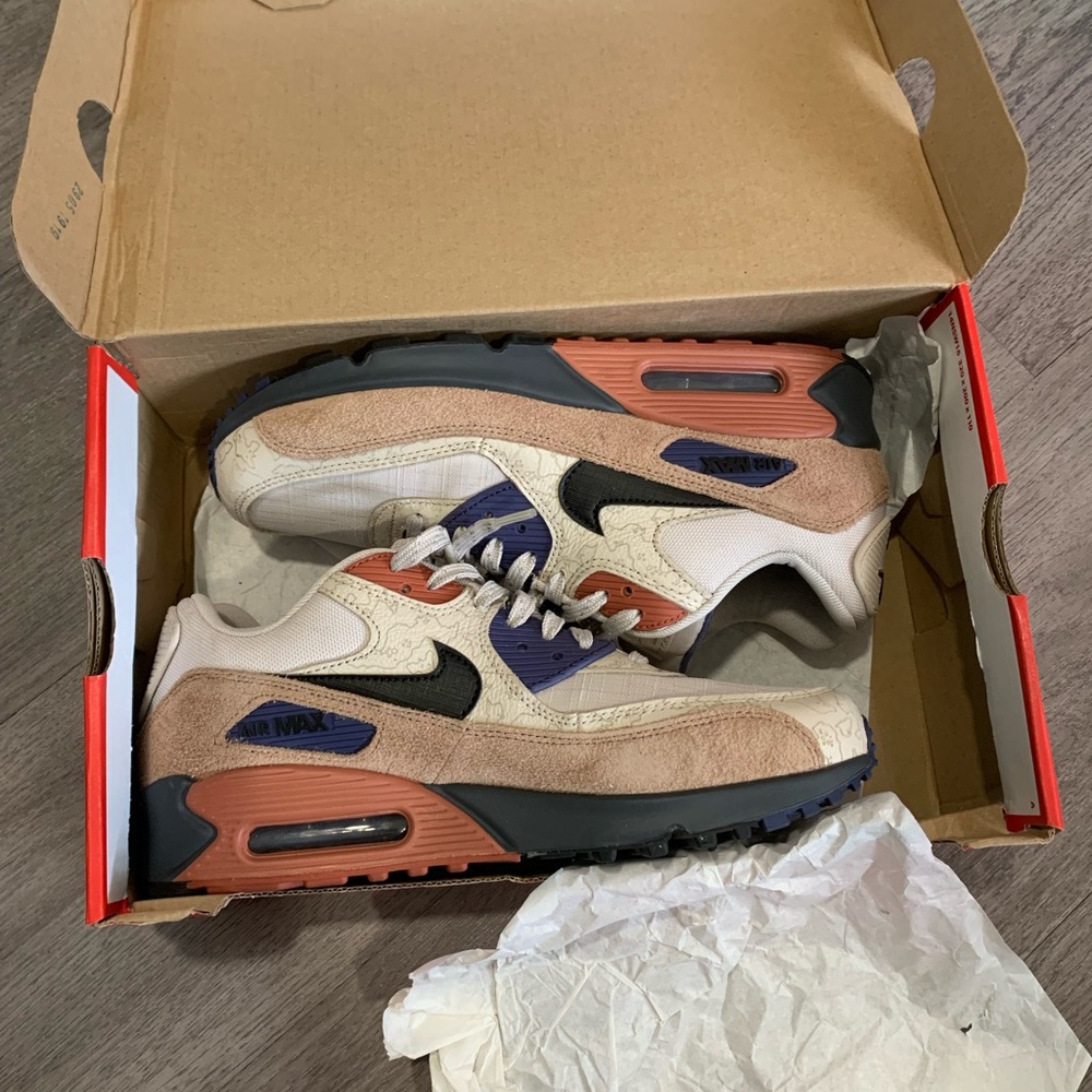 Nike Air Max 90 Sneakers